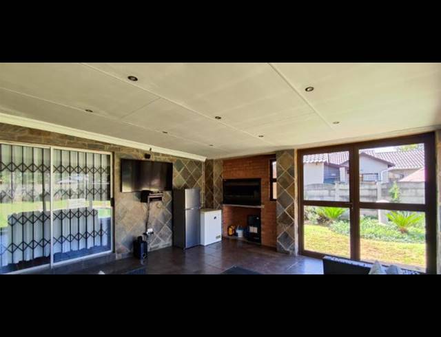 4 BEDROOM HOUSE FOR SALE IN FREEWAY PARK